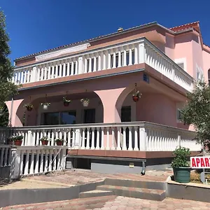 https://krk-kornic-apartments.primorje-gorskikotar.com