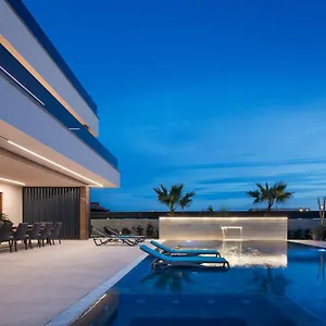 https://malibu-royal.hotelinzadar.com