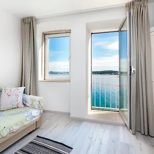 Stella Marina Sea View Free Parking Apartment