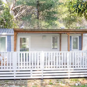 Campeggio Mobile Homes Pine Sea, Banjole