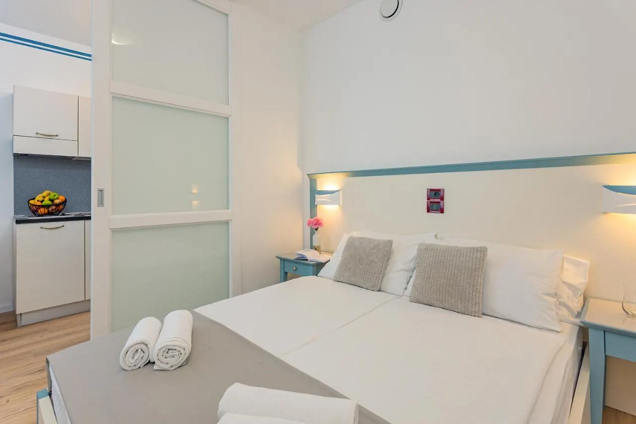 Family Resort Del Mar Banjole 4*,